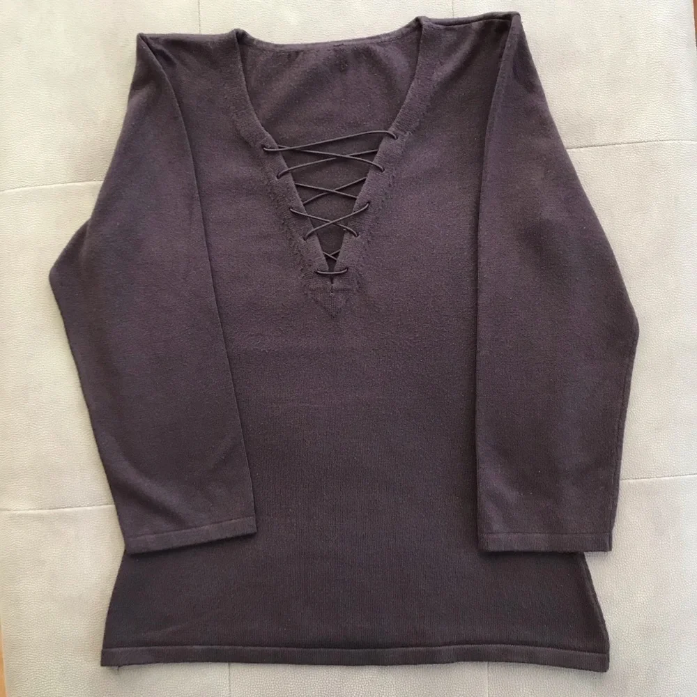♻️Reposted Express V neck sweater blouse size XS in chocolate brown color - Picture 3 of 5